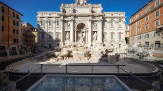 Ein eher ungewöhnlicher Anblick: der Trevi-Brunnen, eine der berühmtesten Sehenswürdigkeiten Italiens, ist derzeit ohne Wasser