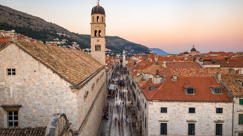 Dubrovnik: Im überfülltesten Urlaubsort Europas Dubrovnik sind bereits in der Nebensaison große Mengen an Touristen unterwegs