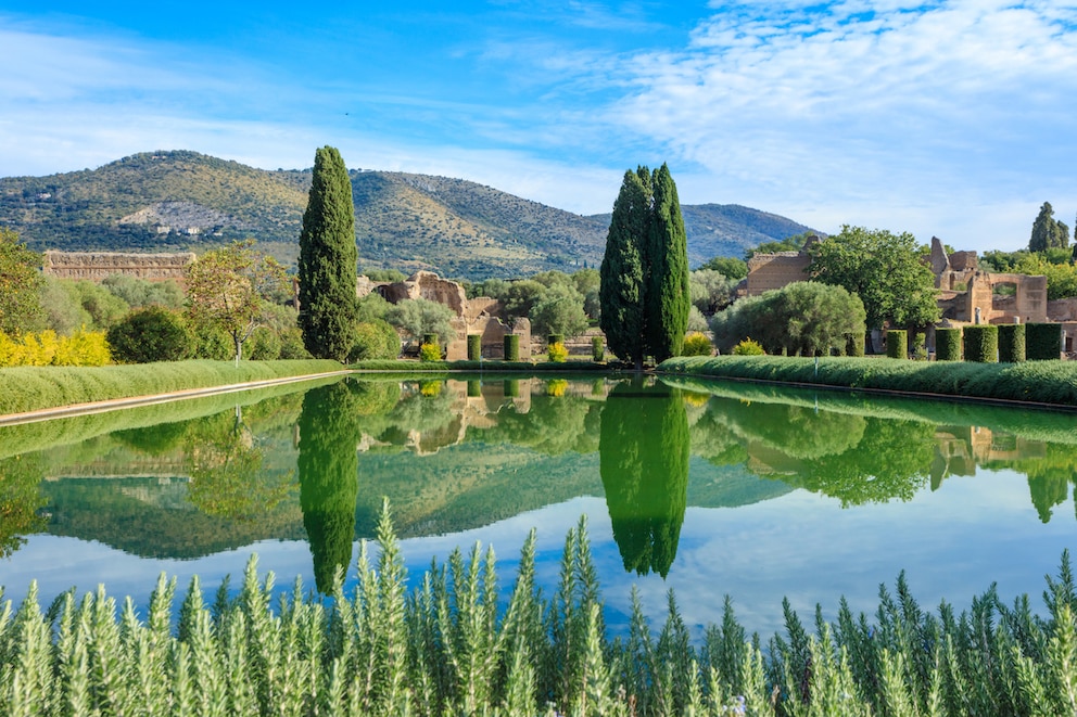 Die Villa Adriana liegt idyllisch in den Hügeln vor Rom