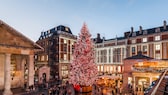 Weihnachtlich beleuchteter Covent Garden in London