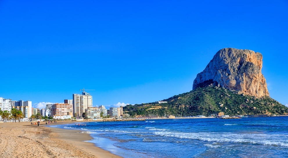 Die Costa Blanca bietet herrliche Buchten und Strände, aber auch ein erkundenswertes Hinterland