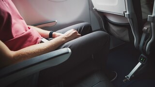 Im Flugzeug leiden viele unter verstärkten Blähungen