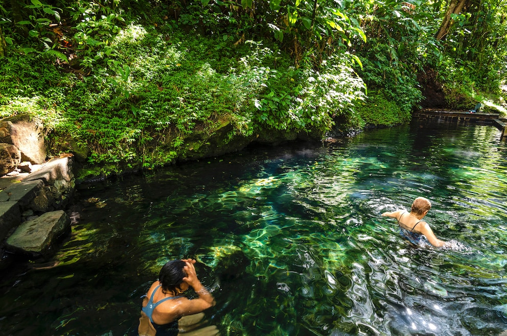 Heiße Quellen am Vulkan La Soufrière in Guadeloupe