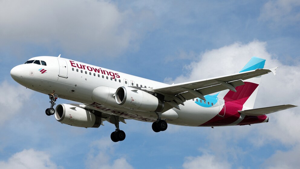 Eurowings-Flugzeug in der Luft