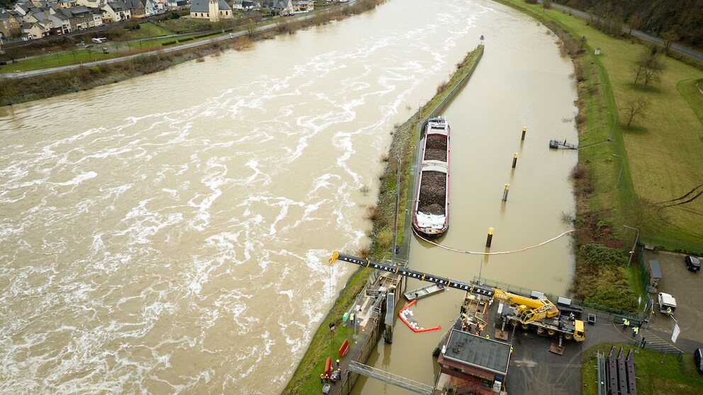 Mosel gesperrt