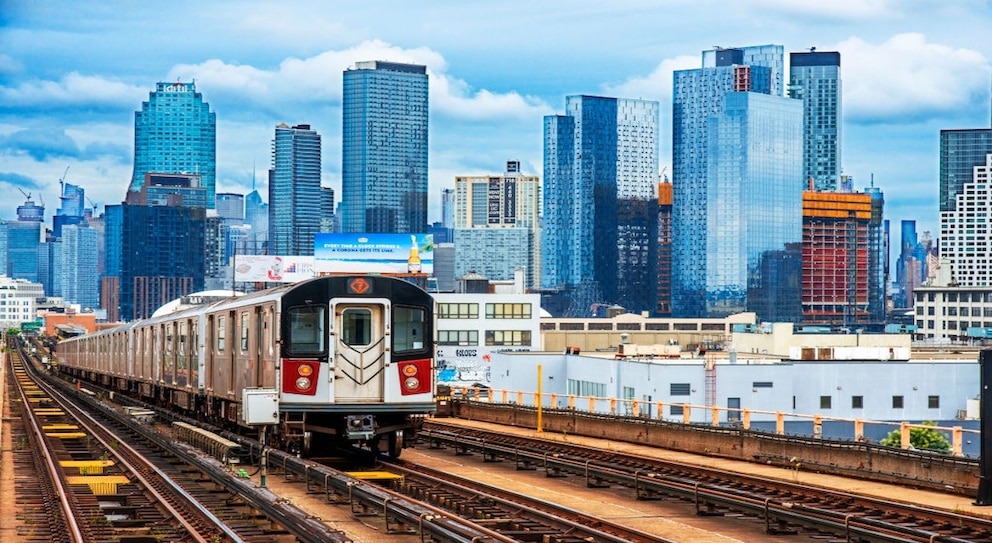 Die „Express Trains“ erkennt man daran, dass der Buchstabe vorne an der U-Bahn mit einem Viereck umrahmt ist und nicht mit einem Kreis