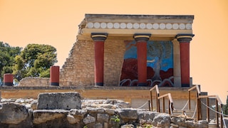 Der Palast von Knossos, hier im Bild der restaurierte Nordeingang, ist Kretas berühmteste Ruine