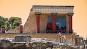 Der Palast von Knossos, hier im Bild der restaurierte Nordeingang, ist Kretas berühmteste Ruine