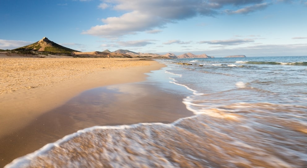 Am Praia Do Combo auf Porto Santo ist der Strandabschnitt besonders breit