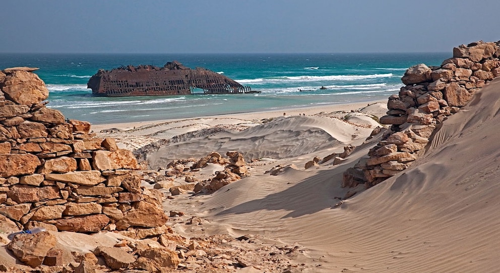 Der Praia de Atalanta wird wegen des Wracks auch Cabo de Santa Maria genannt