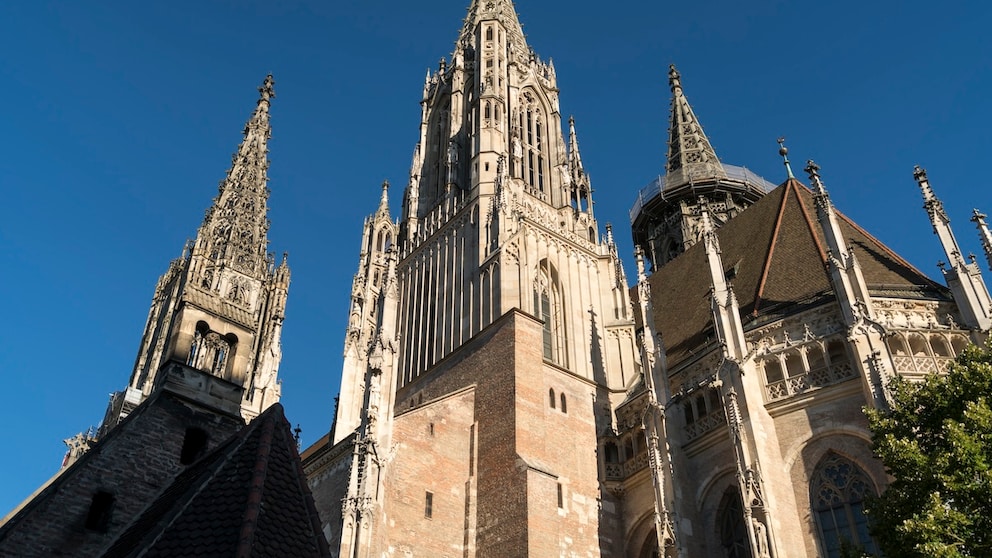 Ulmer Münster hat bald nicht mehr den höchsten Kirchturm der Welt