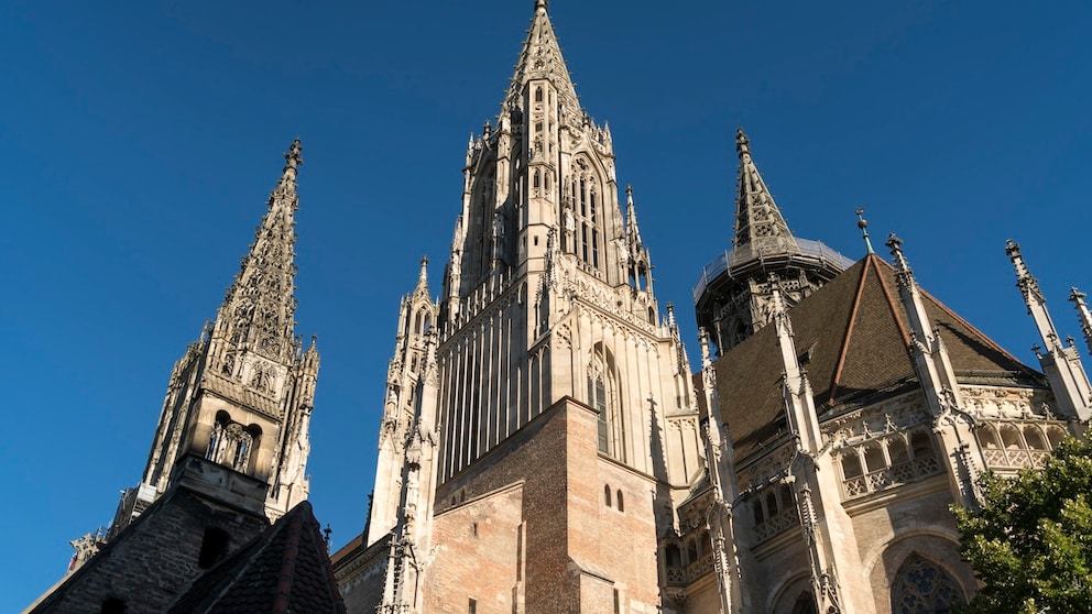 Ulmer Münster hat bald nicht mehr den höchsten Kirchturm der Welt