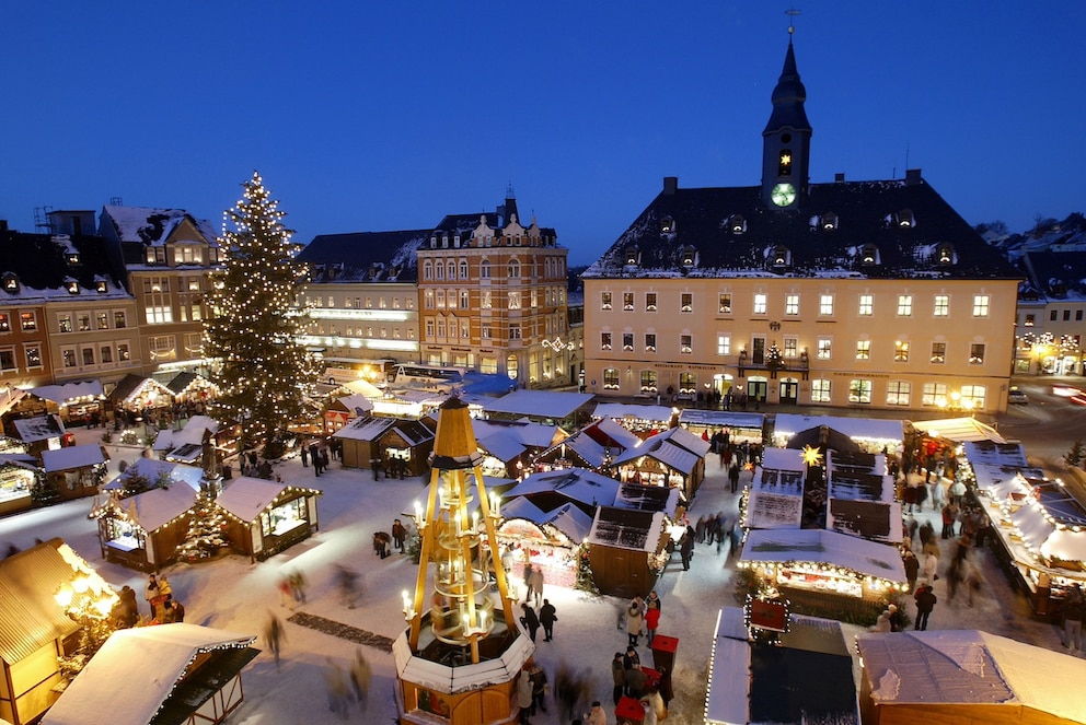 Auch die Weihnachtsmärkte im Erzgebirge, wie hier in Annaberg-Buchholz, schaffen es auf die Liste der Geheimtipps