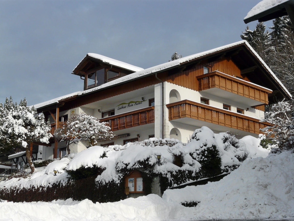 Im Sommer wie im Winter beliebt bei den Gästen: das Landhaus Kleine Auszeit in Bayern