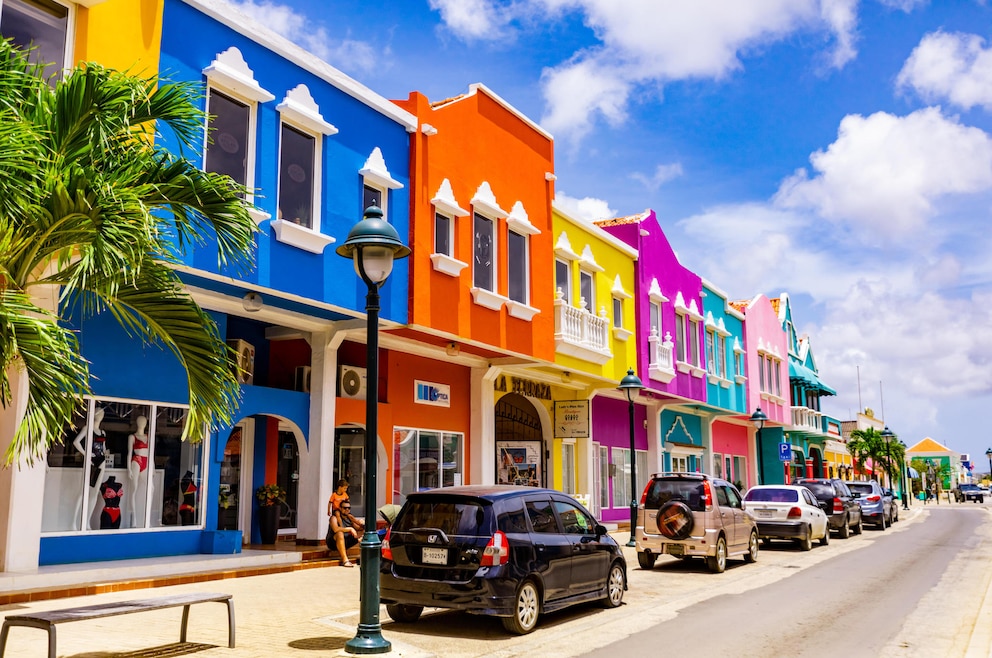 Bunte Fassaden in Kralendijk auf Bonaire