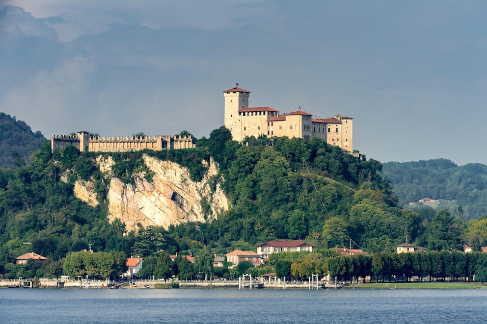 Rocca d'Angera, Arona