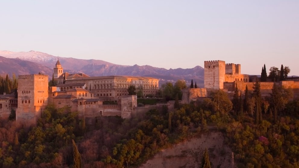 Granada ist eine einzigartige Stadt mit jahrhundertelanger Geschichte.