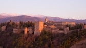 Granada ist eine einzigartige Stadt mit jahrhundertelanger Geschichte.