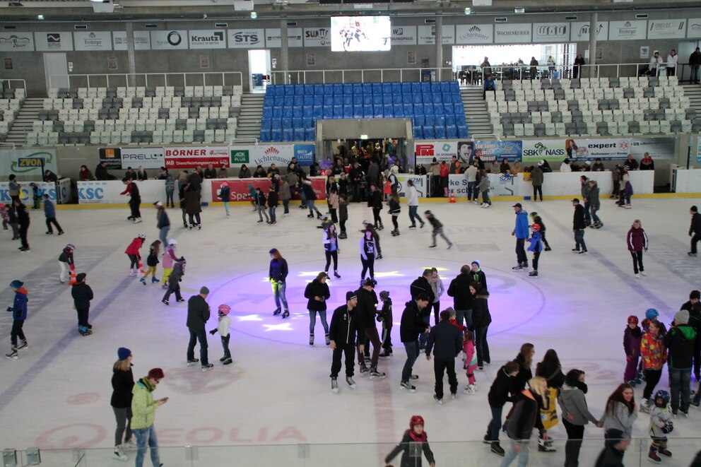 Blick in die Eisarena Weißwasser in Sachsen