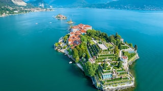 Der Lago Maggiore ist das perfekte Reiseziel für Badeurlauber, Wanderfans und Kulturinteressierte