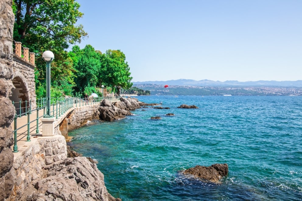 Über zehn Kilometer erstreckt sich die Promenade „Lungomare" in Opatija