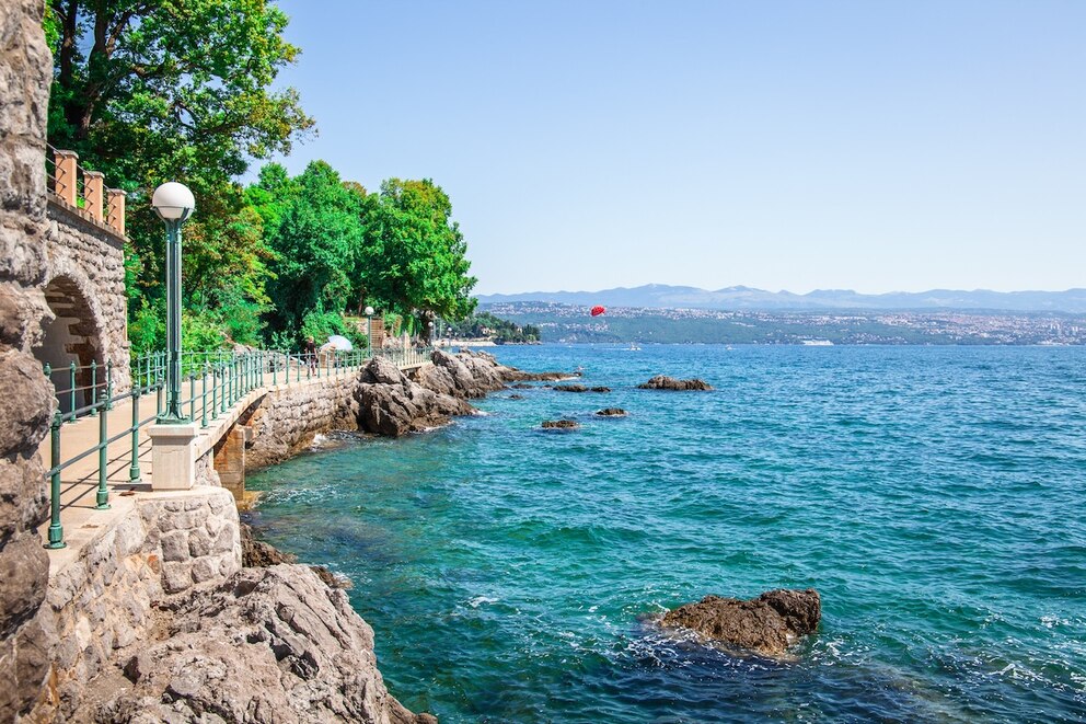 Über zehn Kilometer erstreckt sich die Promenade „Lungomare&quot; in Opatija