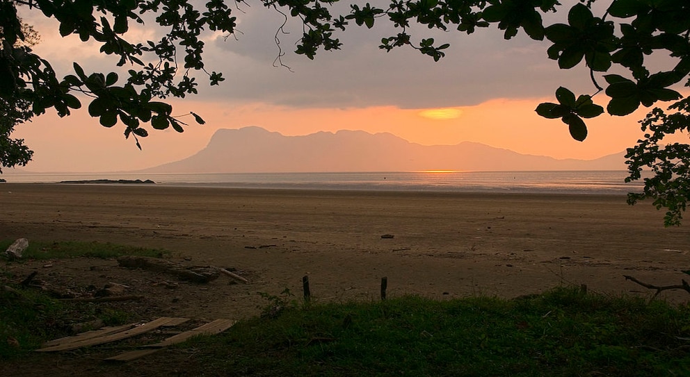 Der Nationalpark Baka liegt auf der malaysischen Insel Borneo und empfängt im März mit sommerlichen Temperaturen