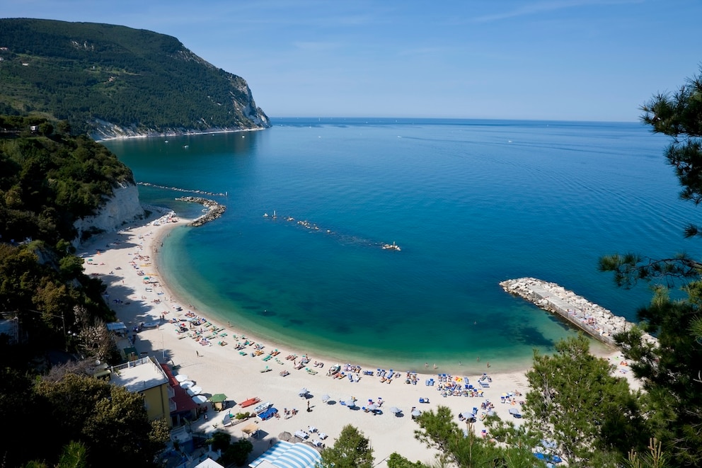 Strand in Sirolo, Italien