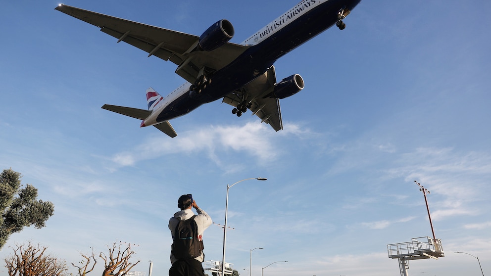 Flugzeug von British Airways in der Luft
