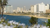 Blick von Jaffa auf den südlichen Stadtrand von Tel Aviv