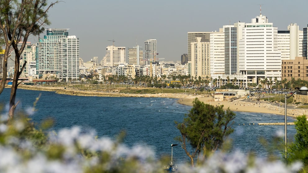 Blick von Jaffa auf den südlichen Stadtrand von Tel Aviv