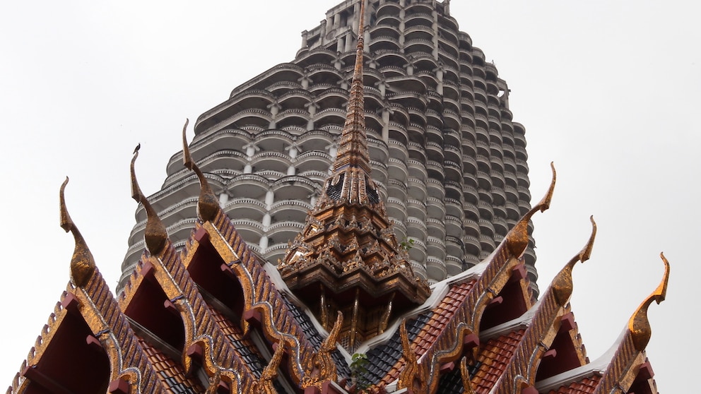 Er sollte eigentlich ein Gebäude für Luxus-Apartments und Büros werden. Mittlerweile ist der Ghost-Tower das „Wahrzeichen des Schreckens“ in Bangkok.