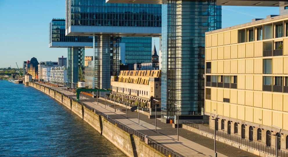 Der Rheinauhafen git neben dem Kölner Dom als eine der bekanntesten Sehenswürdigkeiten der Stadt