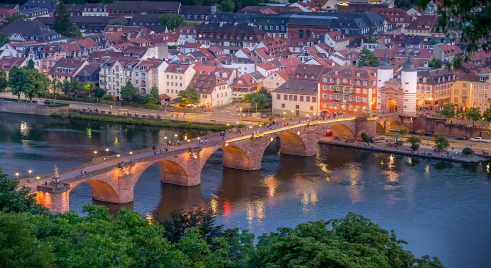 ein Must-See auf der Liste der romantischen Last Minute Kurzurlaub Städte in Deutschland ist Heidelberg am Neckar