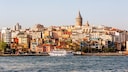 In beliebten Reisezielen wie Istanbul kam es kürzlich immer häufiger zu Methanolvergiftungen – das Auswärtige Amt reagiert mit einer Reisewarnung für die Türkei
