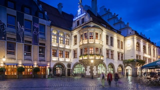 Das Münchner Hofbräuhaus gehört zu den legendärsten Restaurants weltweit