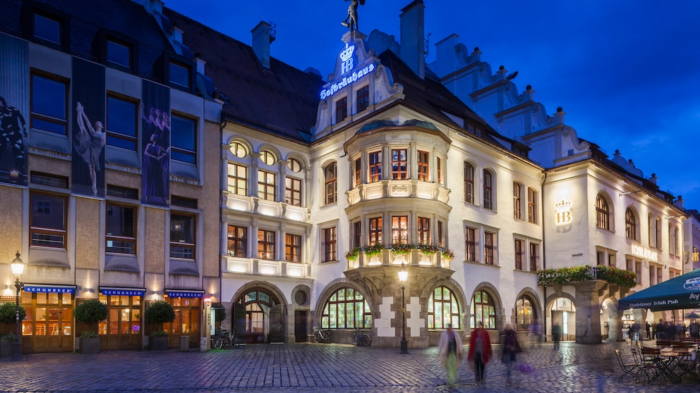 Das Münchner Hofbräuhaus gehört zu den legendärsten Restaurants weltweit