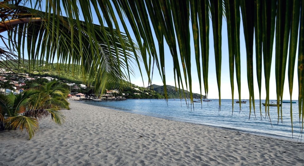 Die karibische Insel Martinique ist das perfekte Reiseziel für einen Badeurlaub im April