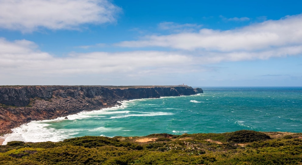 Die Küste der Algarve eignet sich als Reiseziel hervorragend für ausgedehnte Wanderungen im April