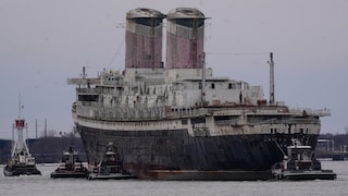 Fast 30 Jahre lag die „SS United“ im Hafen von Philadelphia. Nun tritt sie ihre endgültig letzte Reise an.