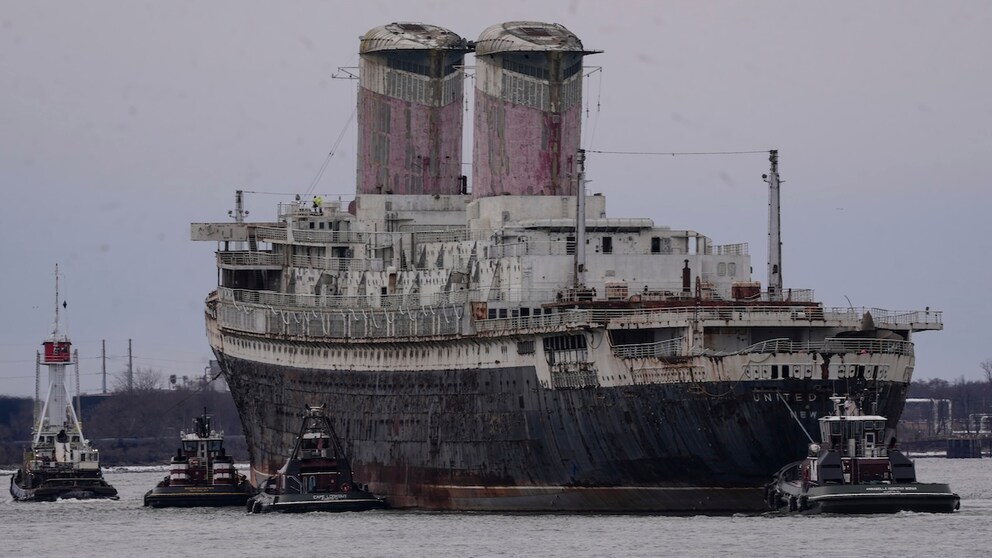 Fast 30 Jahre lag die „SS United“ im Hafen von Philadelphia. Nun tritt sie ihre endgültig letzte Reise an.
