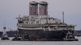 Fast 30 Jahre lag die „SS United“ im Hafen von Philadelphia. Nun tritt sie ihre endgültig letzte Reise an.