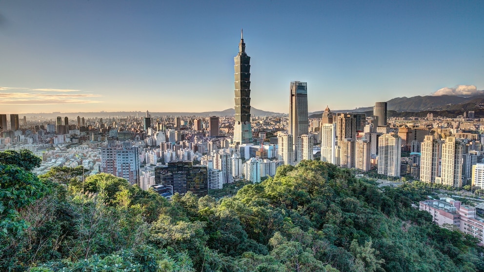 Taiwan: Die Skyline von Taipeh ist spektakulär