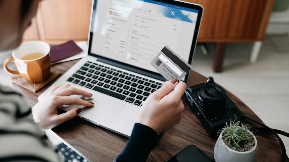 Wer seinen Urlaub im Internet bucht, sollte auf einiges achten