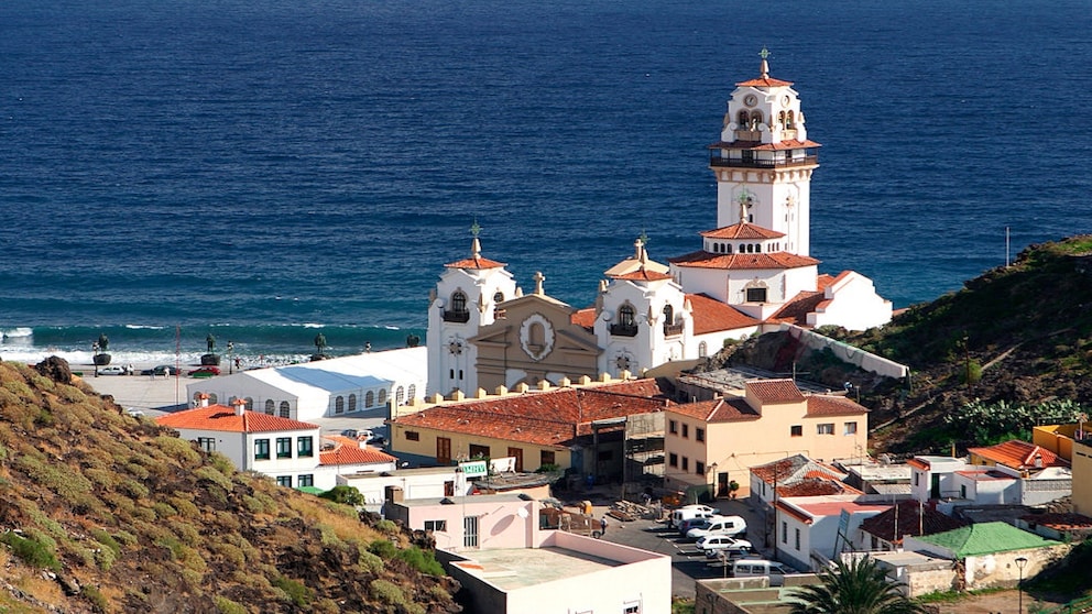 Candelaria befindet sich im Südosten der Insel Teneriffa, nahe der Hauptstadt Santa Cruz