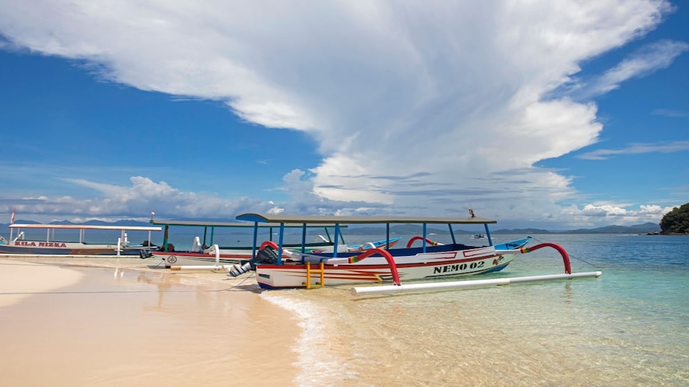Nein, das ist nicht Bali, sondern Lombok. Die kleine Insel befindet sich zwar direkt daneben, ist aber kostengünstiger und bei Touris kaum bekannt.