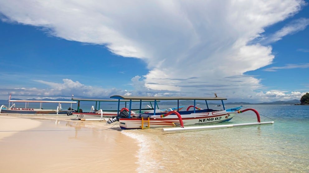 Nein, das ist nicht Bali, sondern Lombok. Die kleine Insel befindet sich zwar direkt daneben, ist aber kostengünstiger und bei Touris kaum bekannt.