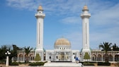 Das prächtige Bourguiba Mausoleum wurde für den ersten Präsidenten Tunesiens errichtet und ist ein bedeutendes Wahrzeichen Monastirs