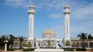 Das prächtige Bourguiba Mausoleum wurde für den ersten Präsidenten Tunesiens errichtet und ist ein bedeutendes Wahrzeichen Monastirs