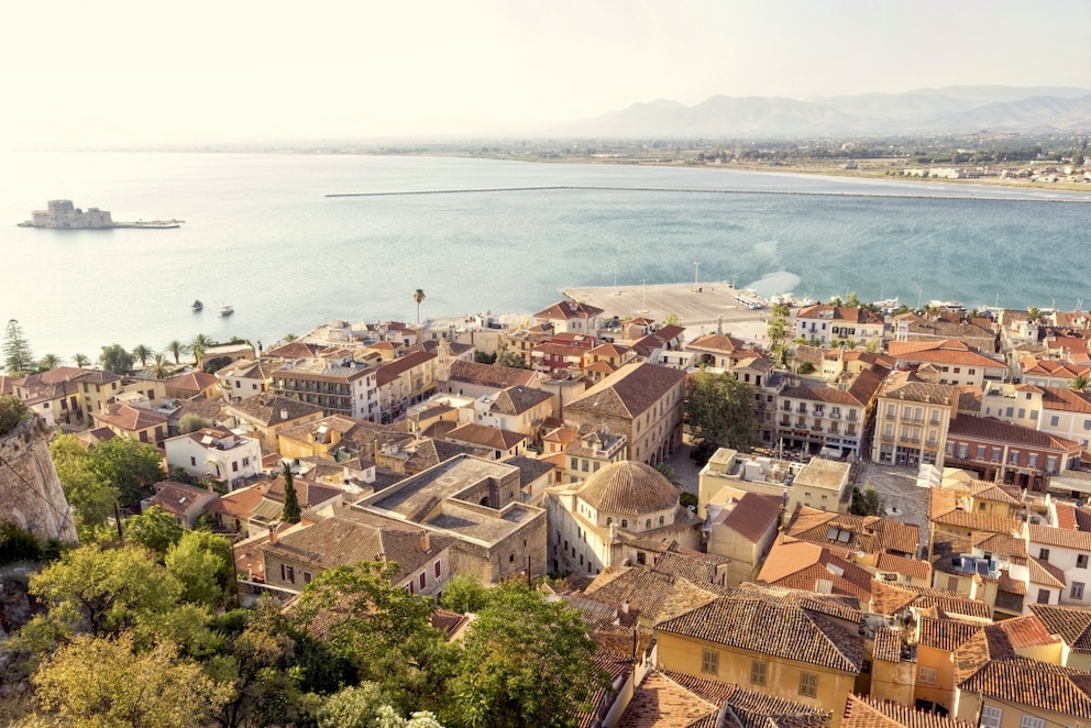 Die griechische Stadt, in der man sich fast wie am Gardasee fühlt